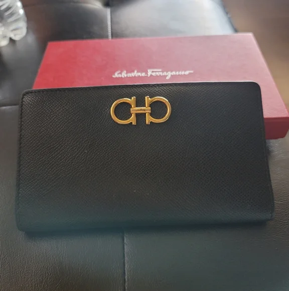 Salvatore Ferragamo Wallet - Picture 5 of 12